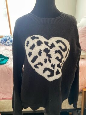 Black Heart Print Women's Sweater
